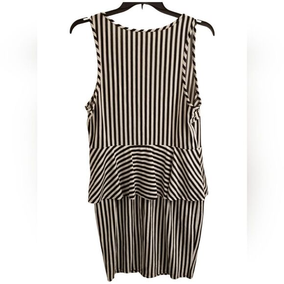🆕️ Black and White Striped Dress.   Rj330-LucL - Picture 2 of 3